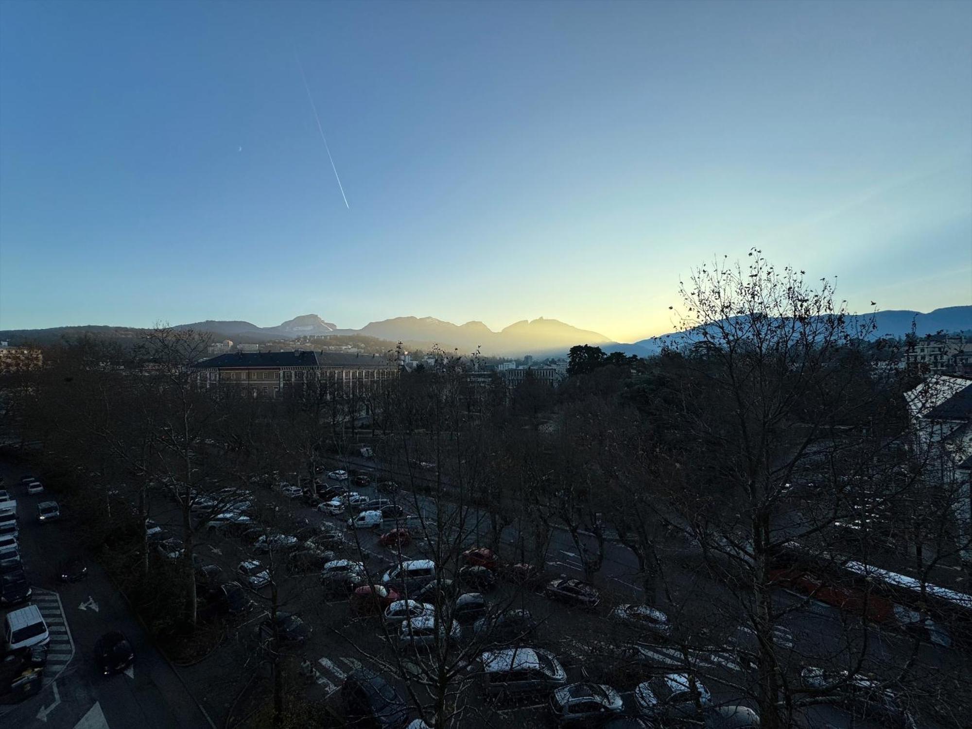 Logement Autour De Moi * * * * * Chambery Bagian luar foto