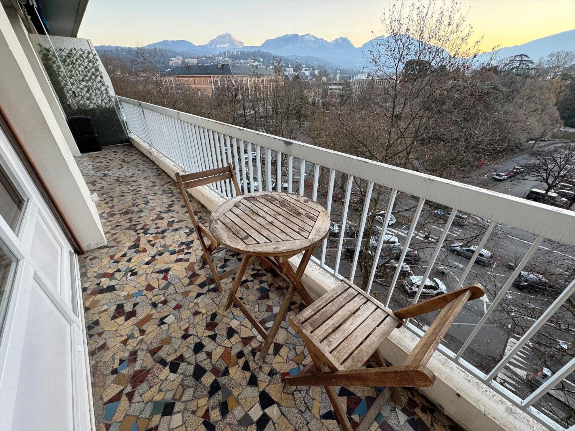 Logement Autour De Moi * * * * * Chambery Bagian luar foto